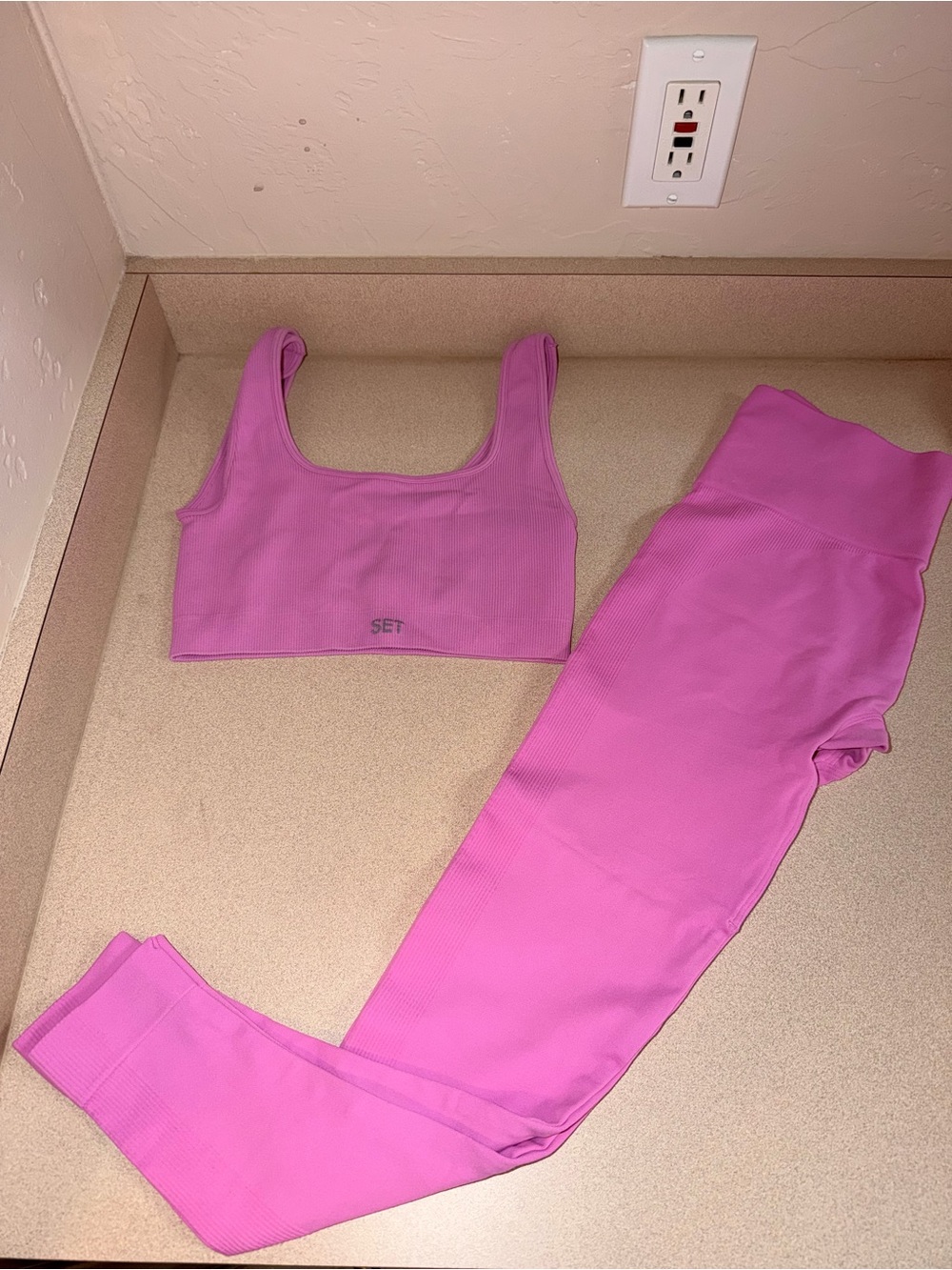 SET Active Pink Seamless High-Waist Legging and Crop Sports Bra Set